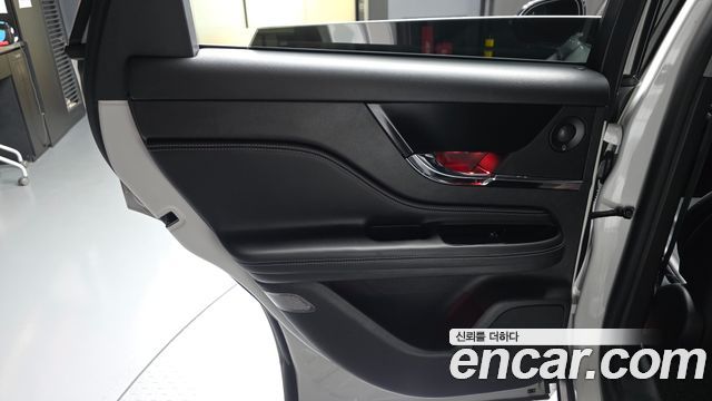 Lincoln Corsair 2020 — photo 15