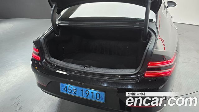 Genesis G80 2022 — photo 27