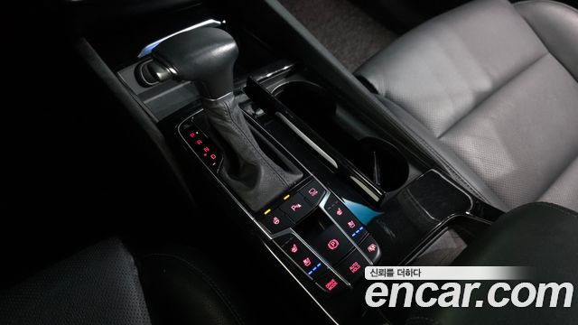 Kia K7 2018 — photo 12