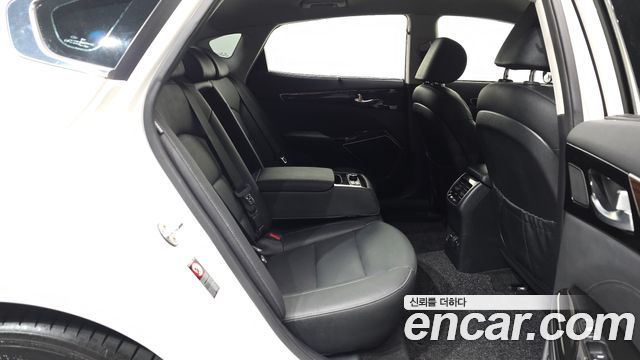 Kia K7 2018 — photo 17