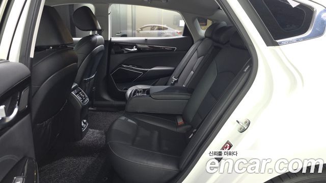 Kia K7 2018 — photo 18