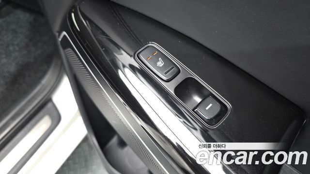 Kia K7 2018 — photo 25