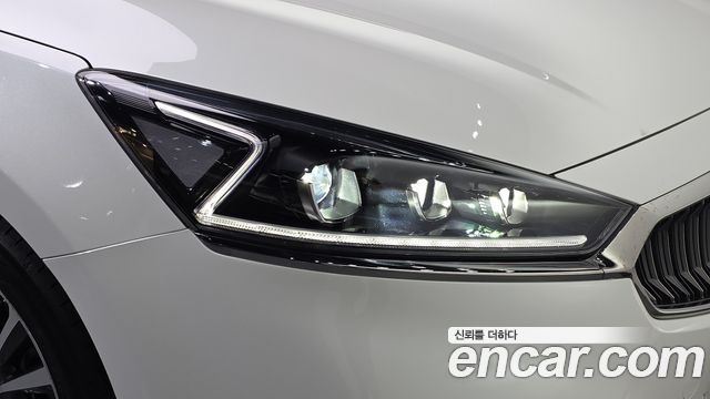 Kia K7 2018 — photo 8