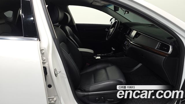 Kia K7 2018 — photo 16