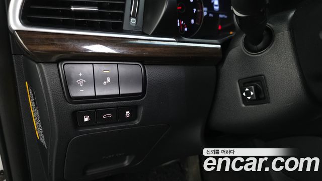 Kia K7 2018 — photo 27