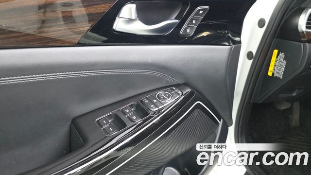 Kia K7 2018 — photo 28