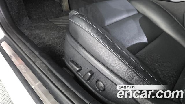 Kia K7 2018 — photo 30