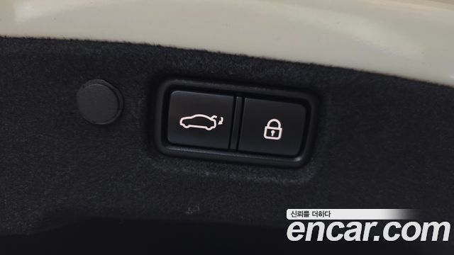 Kia K7 2018 — photo 32