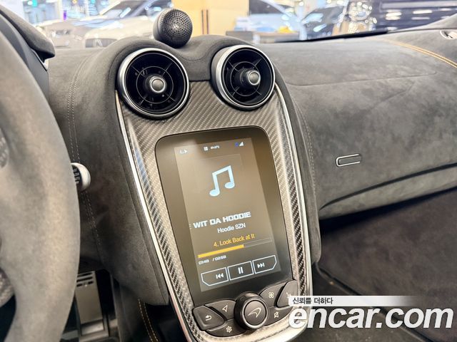 Mclaren 600LT 2020 — photo 15