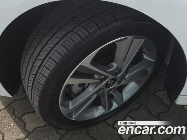 Hyundai AVANTE 2017 — photo 5
