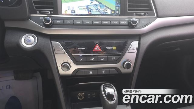 Hyundai AVANTE 2017 — photo 15
