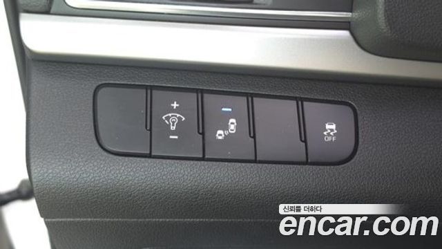 Hyundai AVANTE 2017 — photo 17
