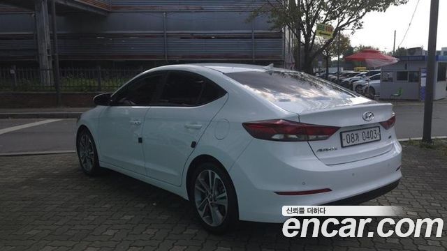 Hyundai AVANTE 2017 — photo 19