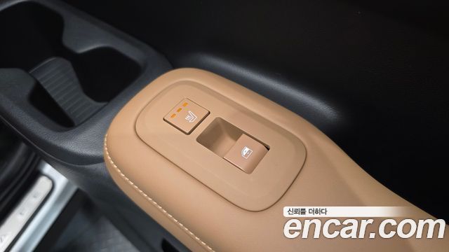 Hyundai Santafe 2025 — photo 36