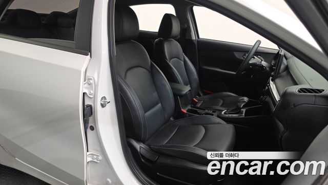 Kia K3 2023 — photo 16