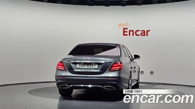 Mercedes-Benz E-Class 2019 — photo 4