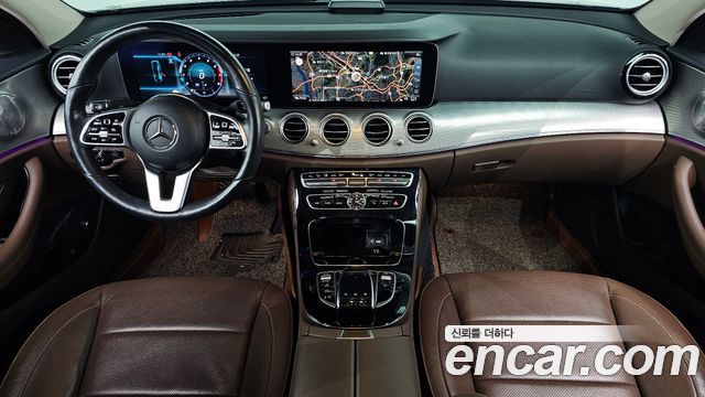 Mercedes-Benz E-Class 2019 — photo 10