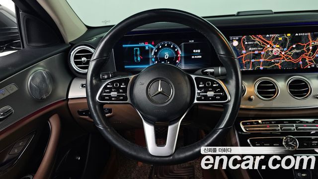 Mercedes-Benz E-Class 2019 — photo 19
