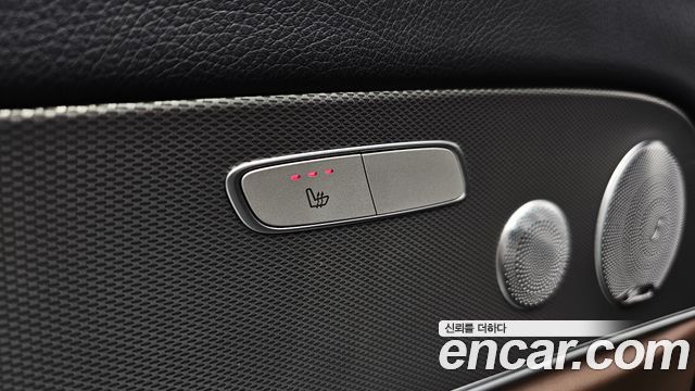 Mercedes-Benz E-Class 2019 — photo 24