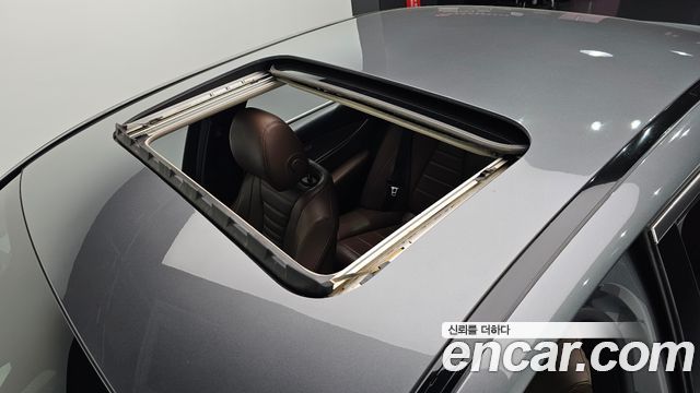 Mercedes-Benz E-Class 2019 — photo 25