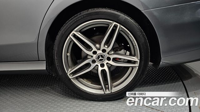 Mercedes-Benz E-Class 2019 — photo 7
