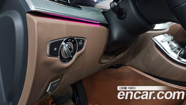 Mercedes-Benz E-Class 2019 — photo 27
