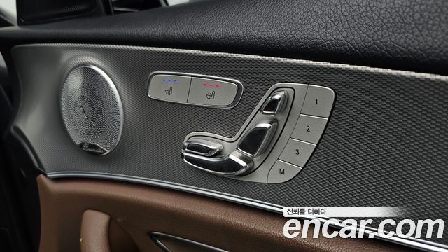 Mercedes-Benz E-Class 2019 — photo 30