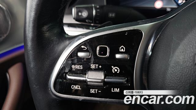 Mercedes-Benz E-Class 2019 — photo 31