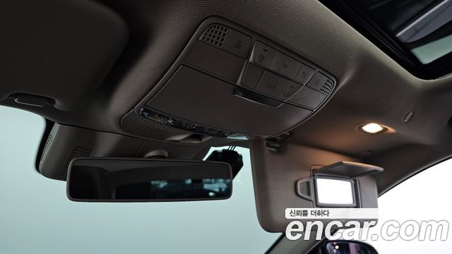 Mercedes-Benz E-Class 2019 — photo 34