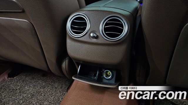 Mercedes-Benz E-Class 2019 — photo 38