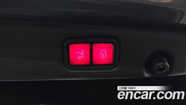 Mercedes-Benz E-Class 2019 — photo 39