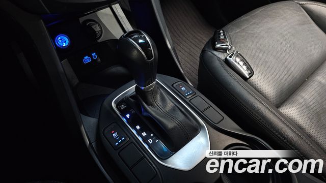 Hyundai Santafe 2017 — photo 12