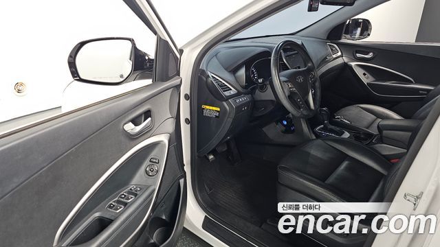 Hyundai Santafe 2017 — photo 13