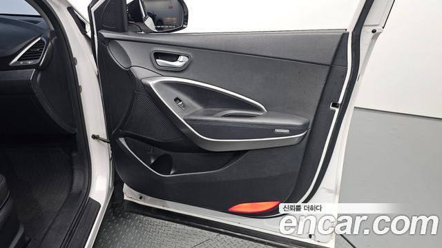 Hyundai Santafe 2017 — photo 14
