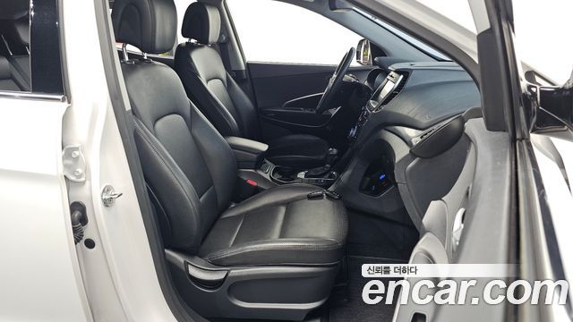 Hyundai Santafe 2017 — photo 16