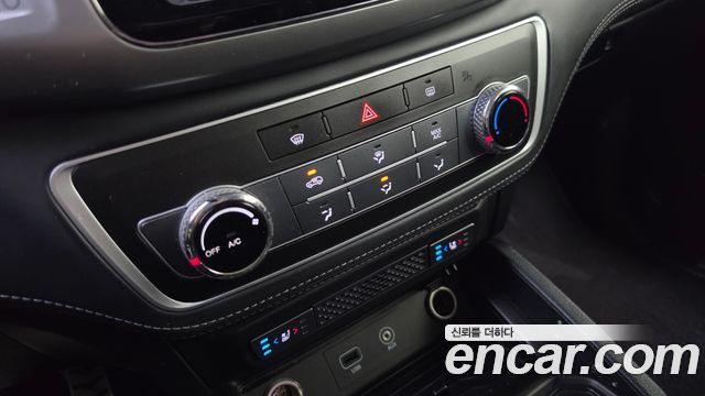 KG Mobility Rexton 2018 — photo 30