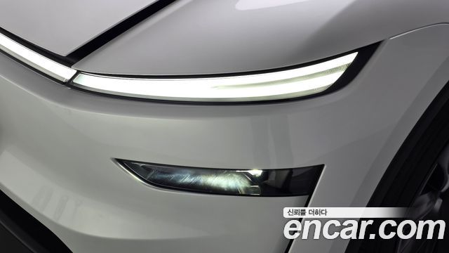 Tesla Model Y 2025 — photo 8