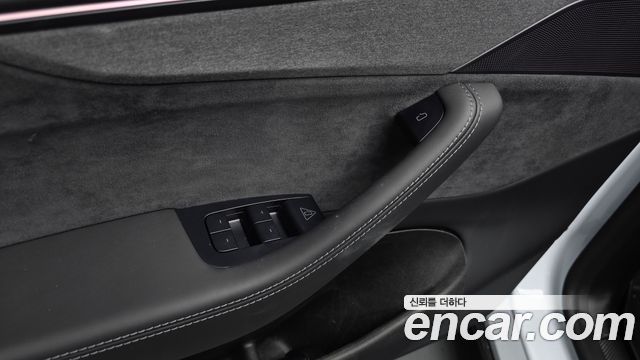 Tesla Model Y 2025 — photo 30