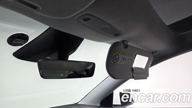 Tesla Model Y 2025 — photo 31