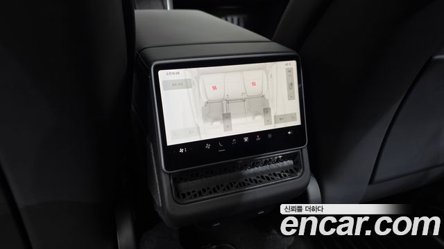 Tesla Model Y 2025 — photo 32