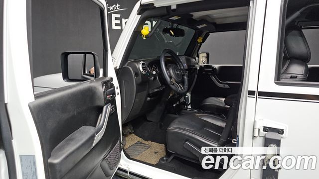 Jeep Wrangler 2017 — photo 10