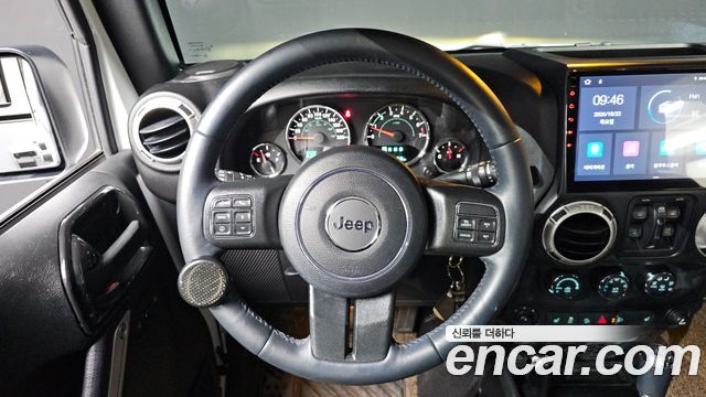 Jeep Wrangler 2017 — photo 11