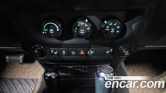 Jeep Wrangler 2017 — photo 15