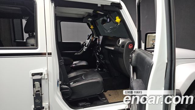 Jeep Wrangler 2017 — photo 18