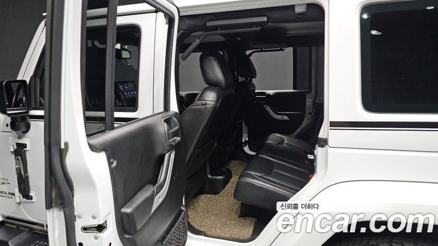 Jeep Wrangler 2017 — photo 19