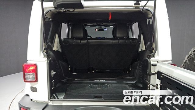 Jeep Wrangler 2017 — photo 20