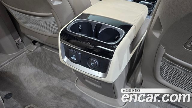 Kia Canival 2021 — photo 34