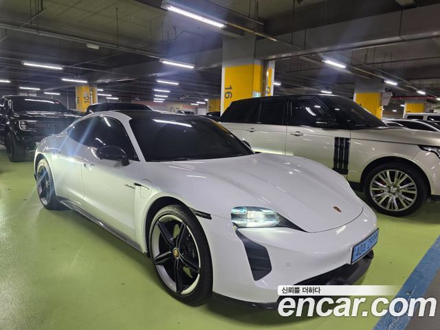 Porsche Taycan 2023 — photo 2