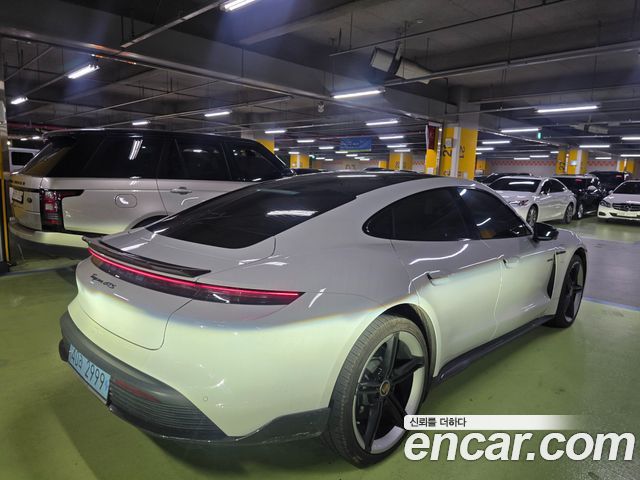 Porsche Taycan 2023 — photo 4