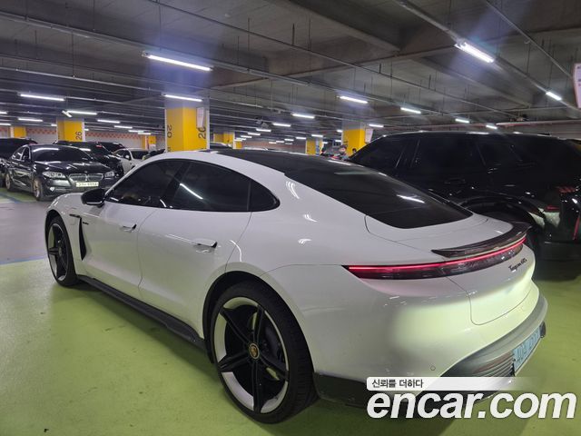 Porsche Taycan 2023 — photo 6